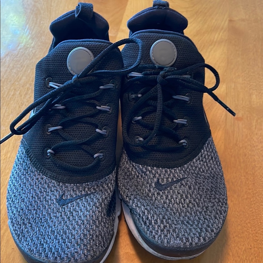 Nike Kids Sneakers - Black and Gray